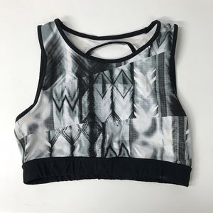 Lockout Crop Top Womens Large